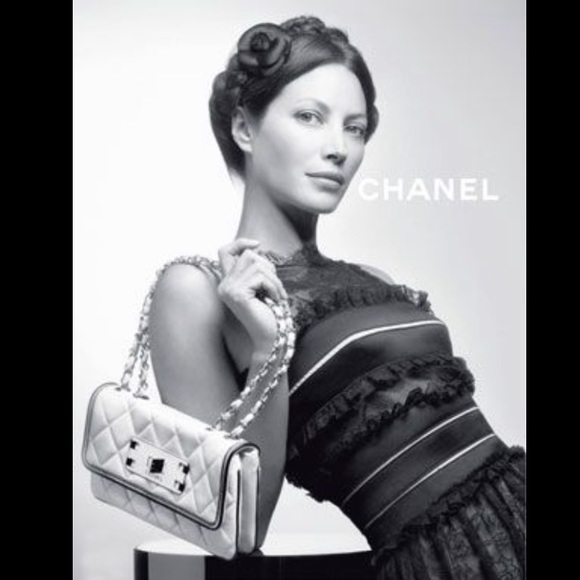 CHANEL east west flap bag in turlington red calfskin - Picture 3 of 17